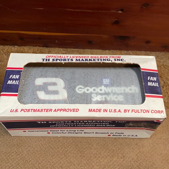 NASCAR mailbox